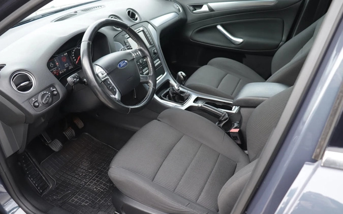 Ford Mondeo cena 33900 przebieg: 240000, rok produkcji 2013 z Gryfino małe 704